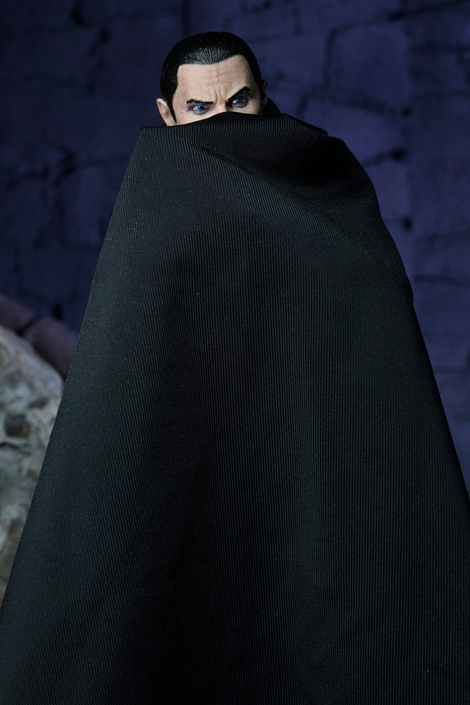 NECA Universal Monsters: Ultimate Dracula (COLOR) (ONLINE ORDER ONLY)