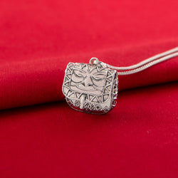 Dungeons and Dragons X RockLove Bag of Holding Necklace (ONLINE ORDER ONLY)