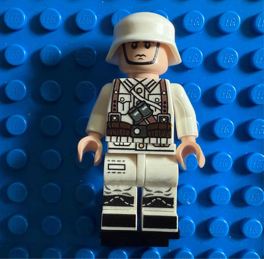 Soviet Winter Soldier Minifigure (ONLINE ORDER ONLY)