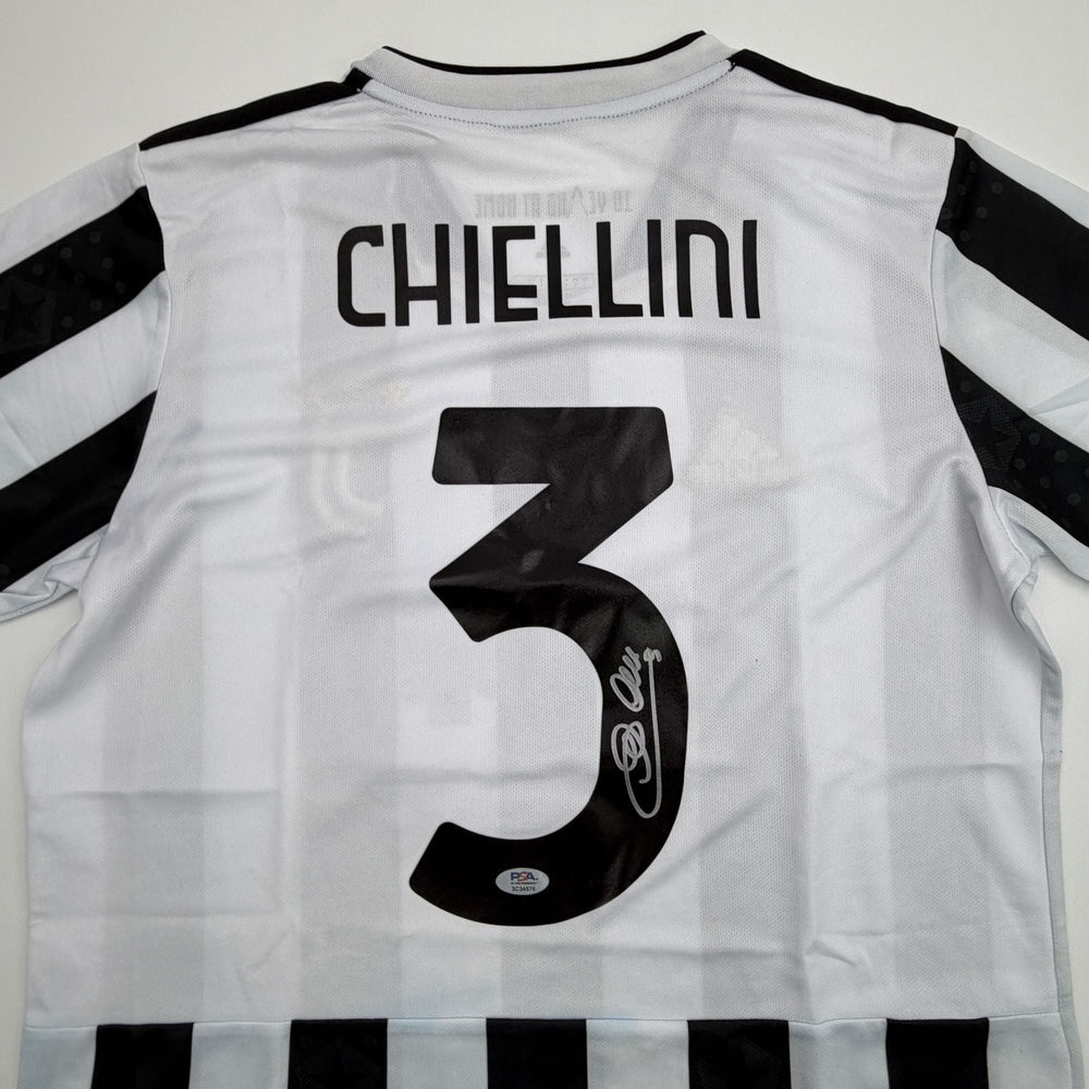 Autographed/Signed Giorgio Chiellini Juventus White Soccer Futbol Jersey Beckett BAS COA