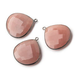 26x26mm Black Gold .925 Angel Skin Peach Moonstone faceted heart Pendant 1 pc (ONLINE ORDER ONLY)