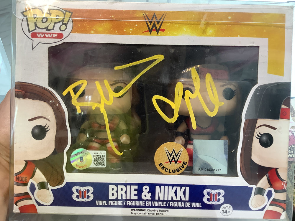 Funko Pop WWE Brie & Nikki 2Pack AUTOPHRAPHED (ONLINE ORDER ONLY)