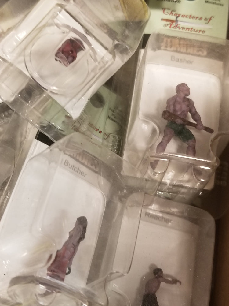5x Random Miniature - 28mm Pre-painted Plastic Miniatures DnD Figure R4i (Online Only)