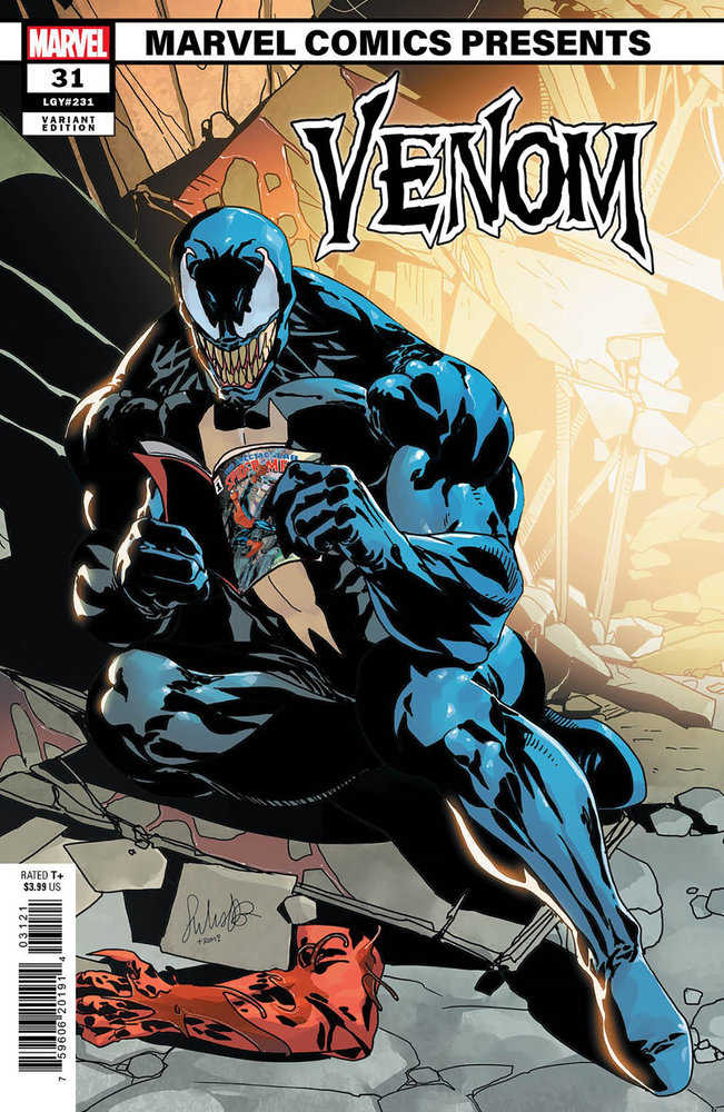 Venom #31 Salvador Larroca Marvel Comics Presents Variant (ONLINE ORDER ONLY)