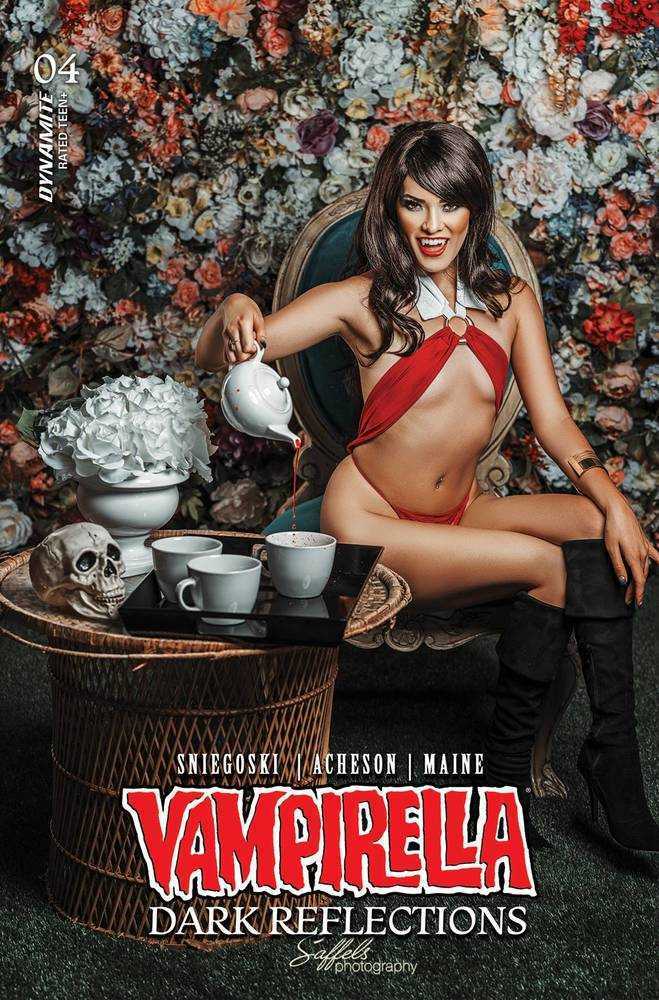 Vampirella: Dark Reflections (2024) #4E (Online Order Only)