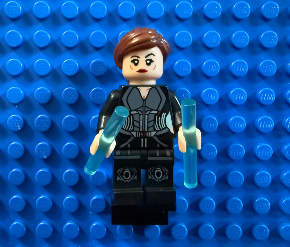 Black Widow Minifigure (ONLINE ORDER ONLY)