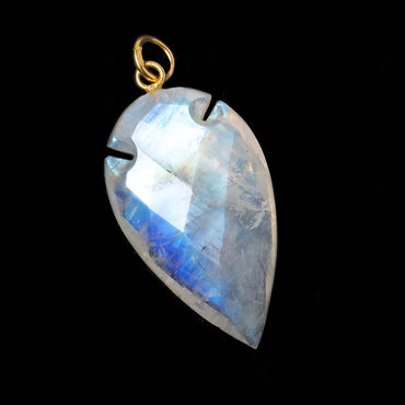 36x20mm Rainbow Moonstone Faceted Arrowhead Focal Pendant 1 piece (ONLINE ORDER ONLY)
