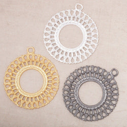 37mm Round Filigree Charm Set of 2 pieces (ONLINE ORDER ONLY)
