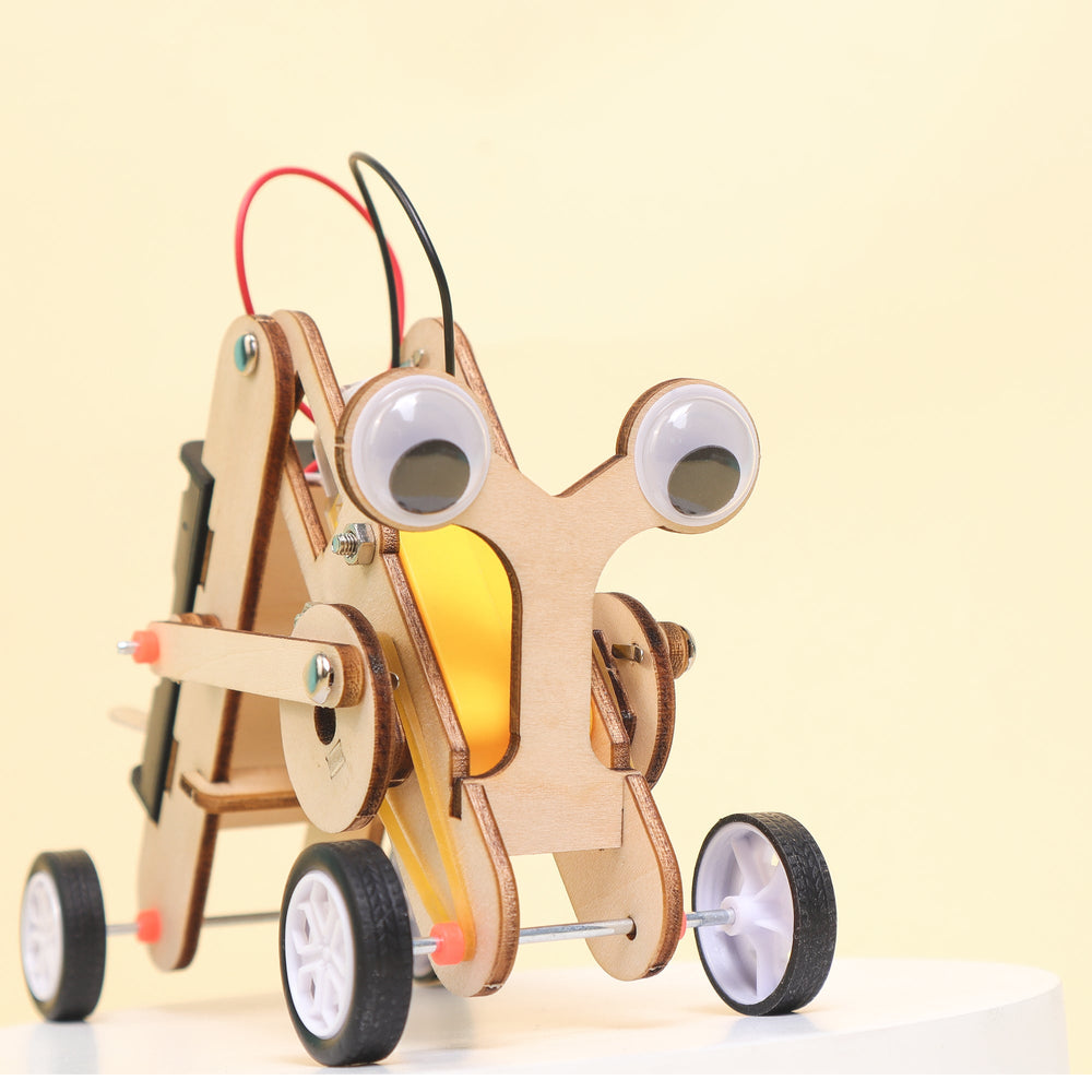 Crawling Bug Robot STEM Kit – Build & Learn Robotics (ONLINE ORDER ONLY)