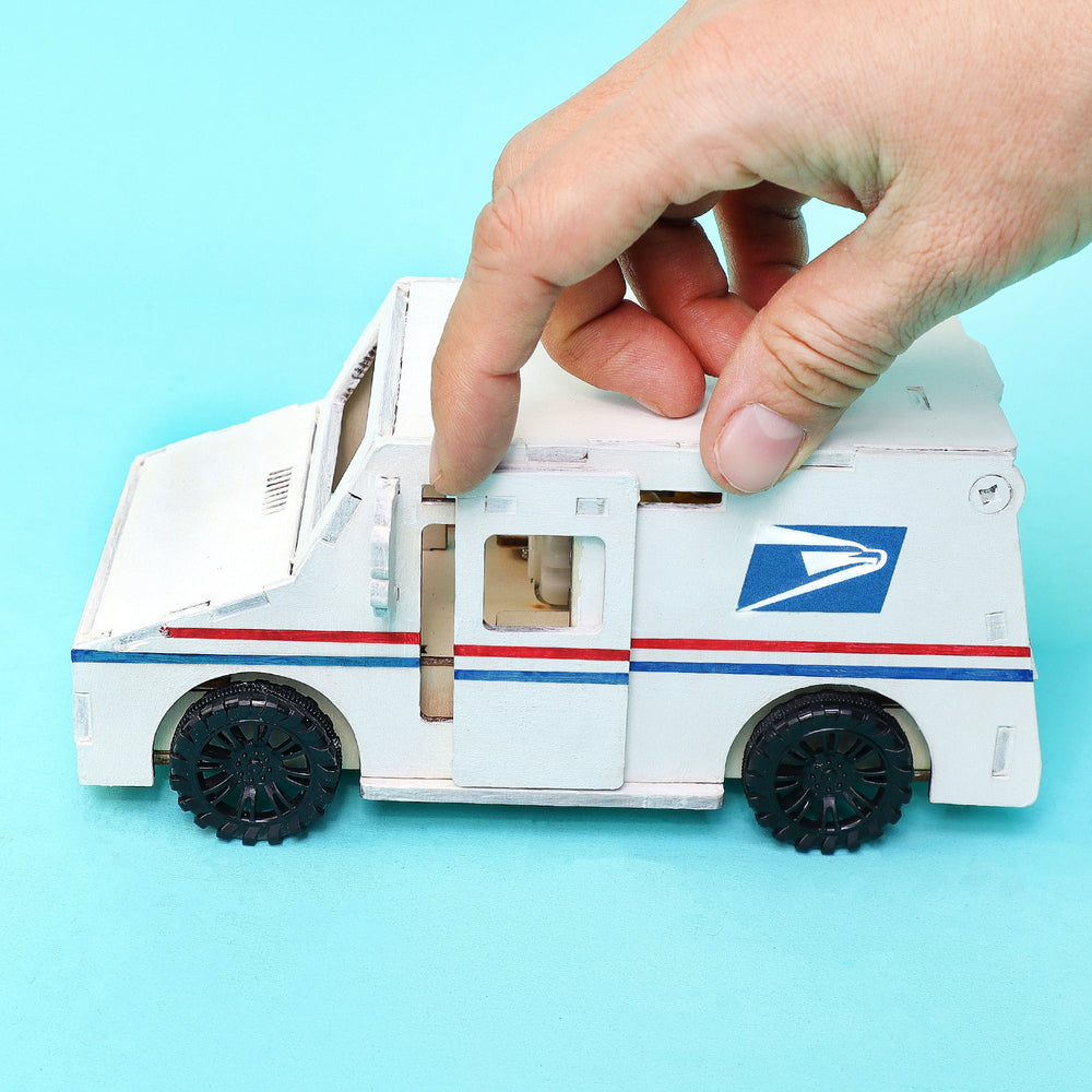 Delivery Truck STEM Kit – Build, Paint & Power a Moving Mail Truck (ONLINE ORDER ONLY)