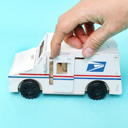 Delivery Truck STEM Kit – Build, Paint & Power a Moving Mail Truck (ONLINE ORDER ONLY)