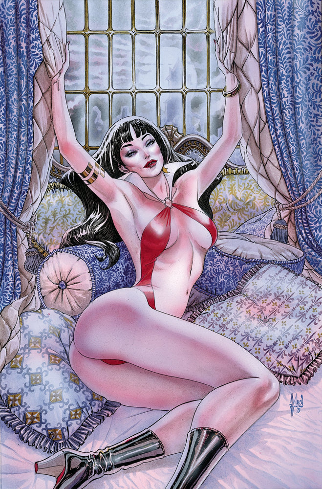 Vampirella Year One #4 I 1:25 Guillem March Virgin Variant (11/30/2022) Dynamite (ONLINE ORDER ONLY)