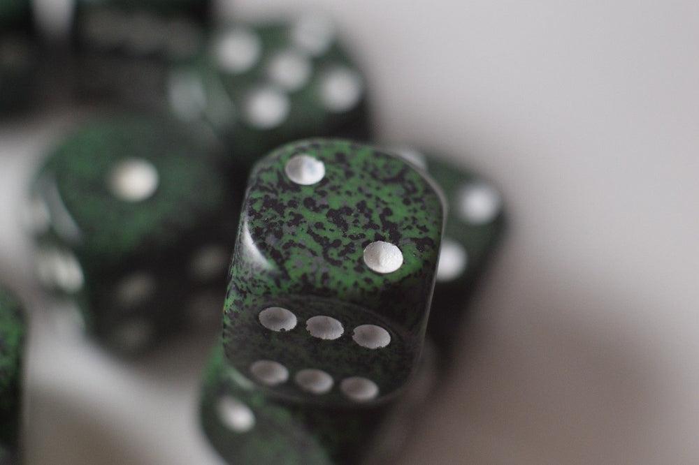 Recon Speckled 16mm D6 Pipped | Sold Per Die (Green/White) (Online Only)