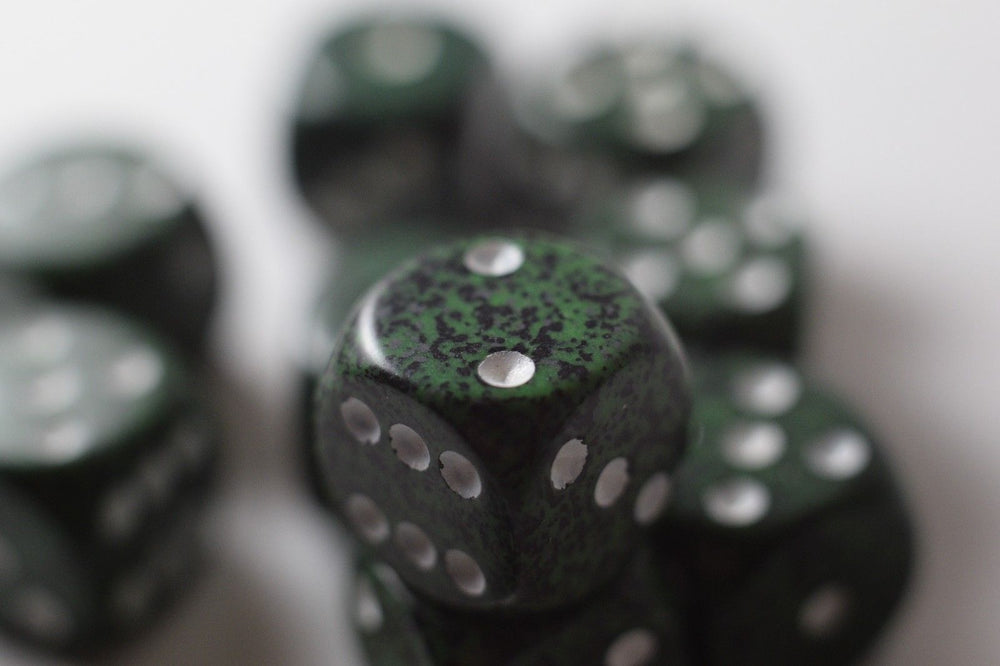 Recon Speckled 16mm D6 Pipped | Sold Per Die (Green/White) (Online Only)