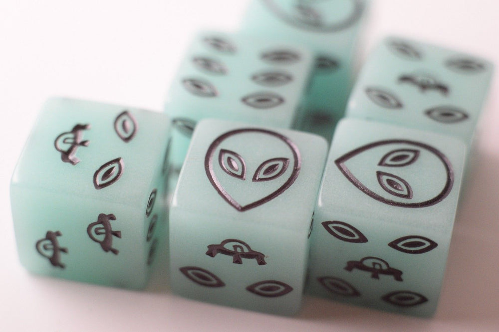 NEW Green Dice with Black Aliens GLOWS Dice 6 Sided Bunco RPG D6 16mm Roll (Online Only)