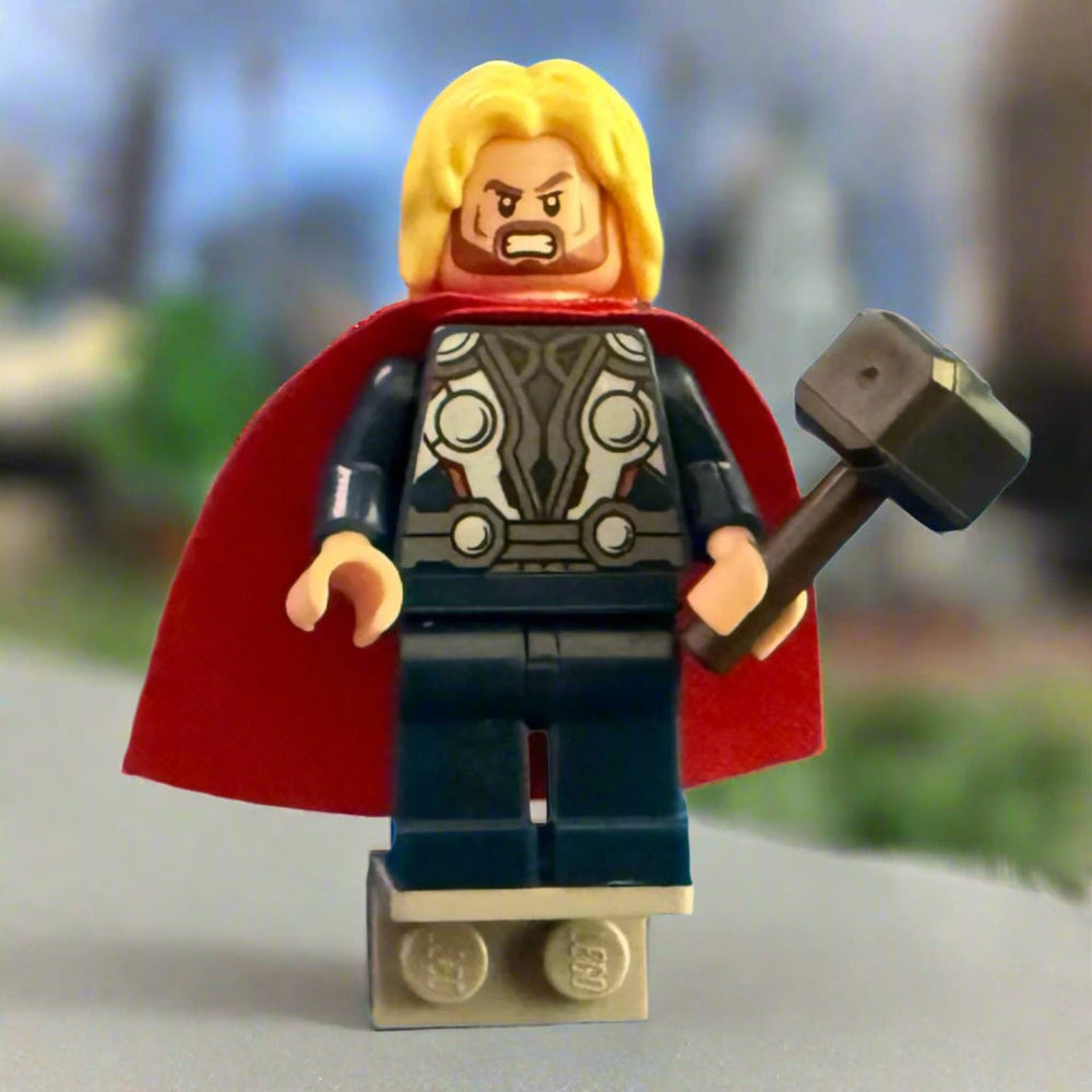 Thor Minifigure (ONLINE ORDER ONLY)