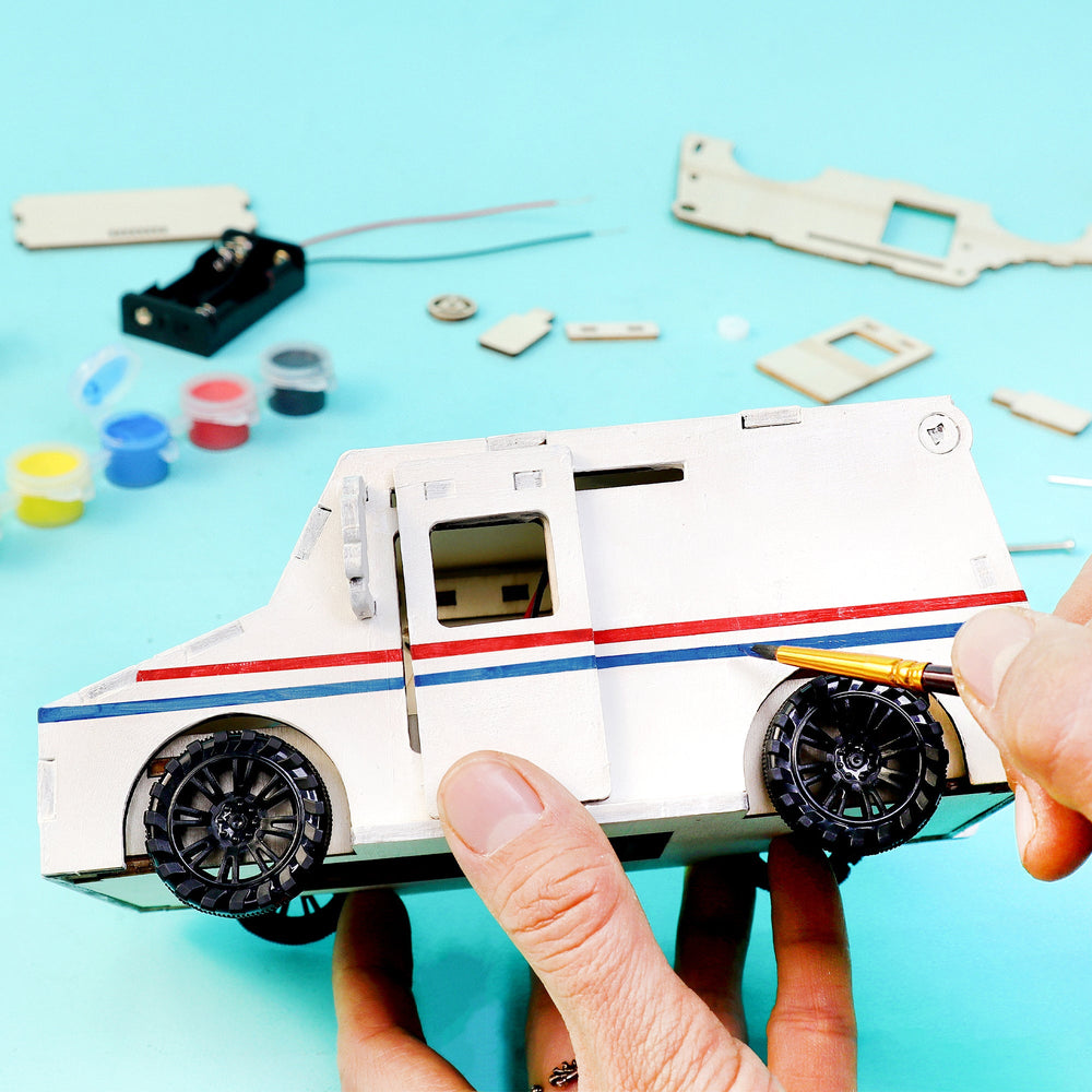 Delivery Truck STEM Kit – Build, Paint & Power a Moving Mail Truck (ONLINE ORDER ONLY)