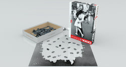Puzzle: Celebrities Collection - LIFE V-J Day Kiss in Times Square (ONLINE ORDER ONLY)