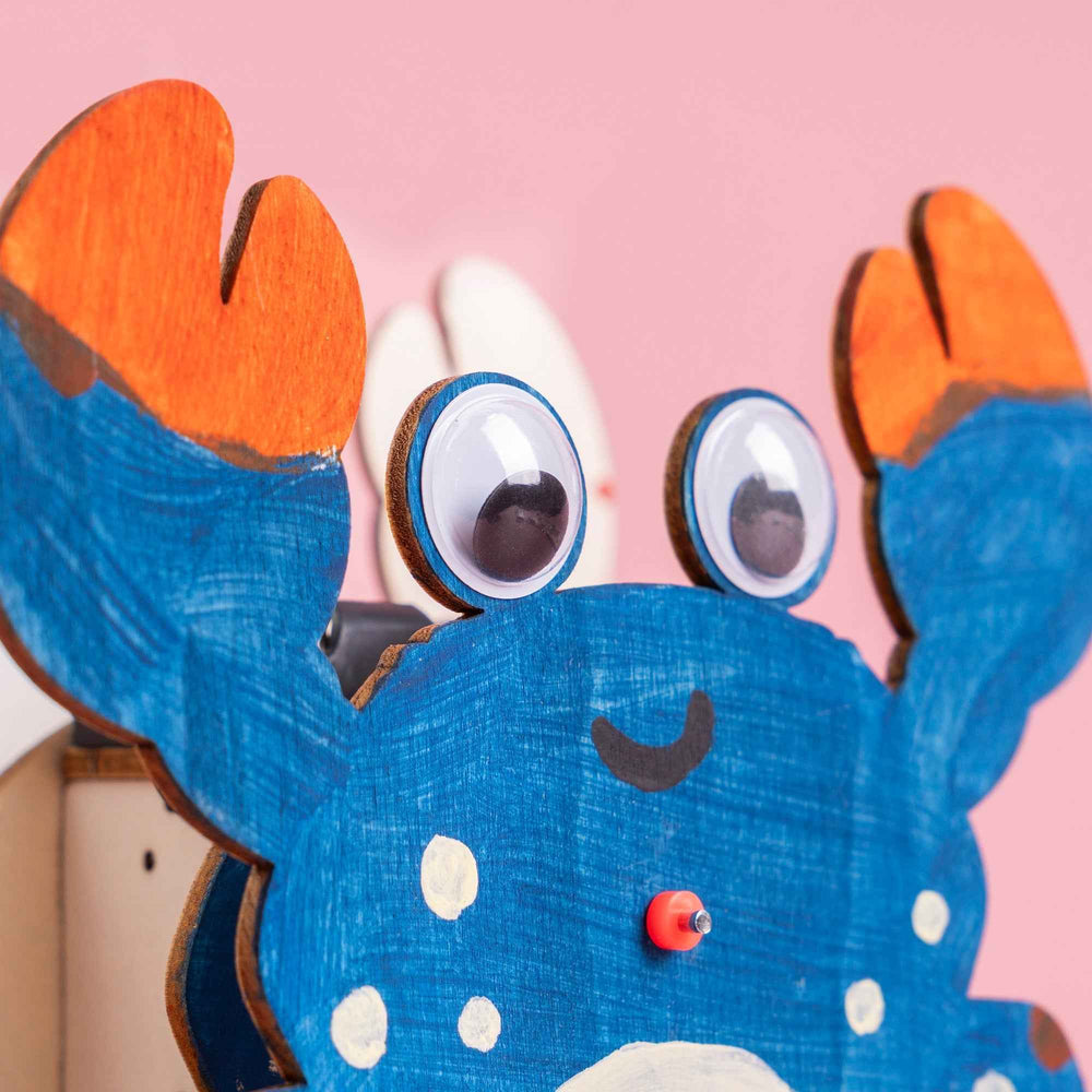 Sound-Activated Walking Crab STEM Kit – Build, Paint & Watch It Walk (ONLINE ORDER ONLY)