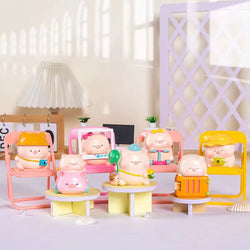 TOURIST PIGGY FIGURINE BLIND BOX (1 Blind Box) (ONLINE ORDER ONLY)