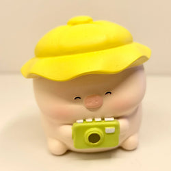 TOURIST PIGGY FIGURINE BLIND BOX (1 Blind Box) (ONLINE ORDER ONLY)