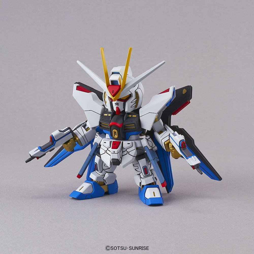 Bandai Spirits: Gundam Seed Destiny - ZGMF-X20A Strike Freedom Gundam Model Kit [SD EX-STANDARD] (ONLINE ORDER ONLY)