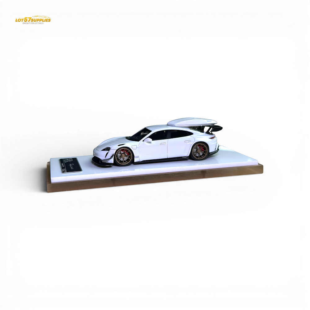 404ERROR Porsche Taycan White with Roof Box 1:64