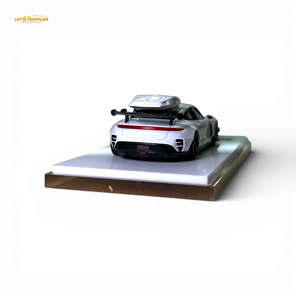 404ERROR Porsche Taycan White with Roof Box 1:64