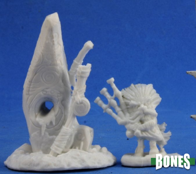 Reaper Bones Classic: Highlands Familiar & Menhir (ONLINE ORDER ONLY)