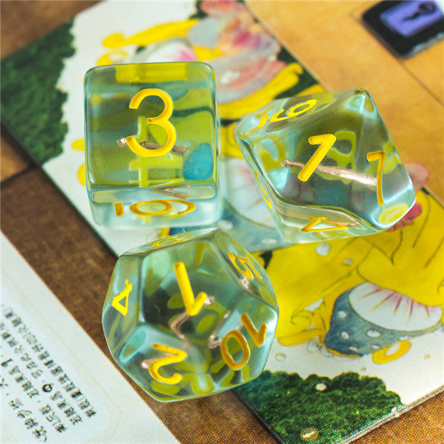 Cleric (Mace) Clear/yellow Dice w/ Golden Mace 7-Dice Set Rpg (Online Only)