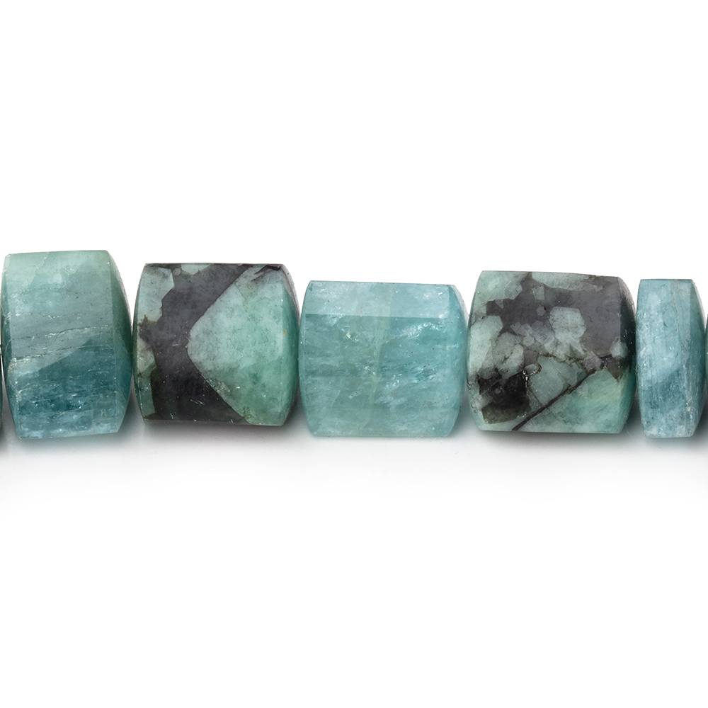 8x9-14x11mm Aquamarine & Emerald Plain Trillion Beads 16.5 inch 39 pieces AA (ONLINE ORDER ONLY)