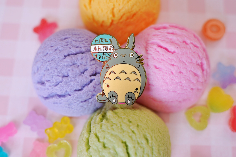 Ghibli: My Neighbor Totoro Waiting at Bus Stop Enamel Pin (ONLINE ORDER ONLY)
