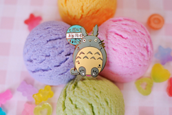 Ghibli: My Neighbor Totoro Waiting at Bus Stop Enamel Pin (ONLINE ORDER ONLY)