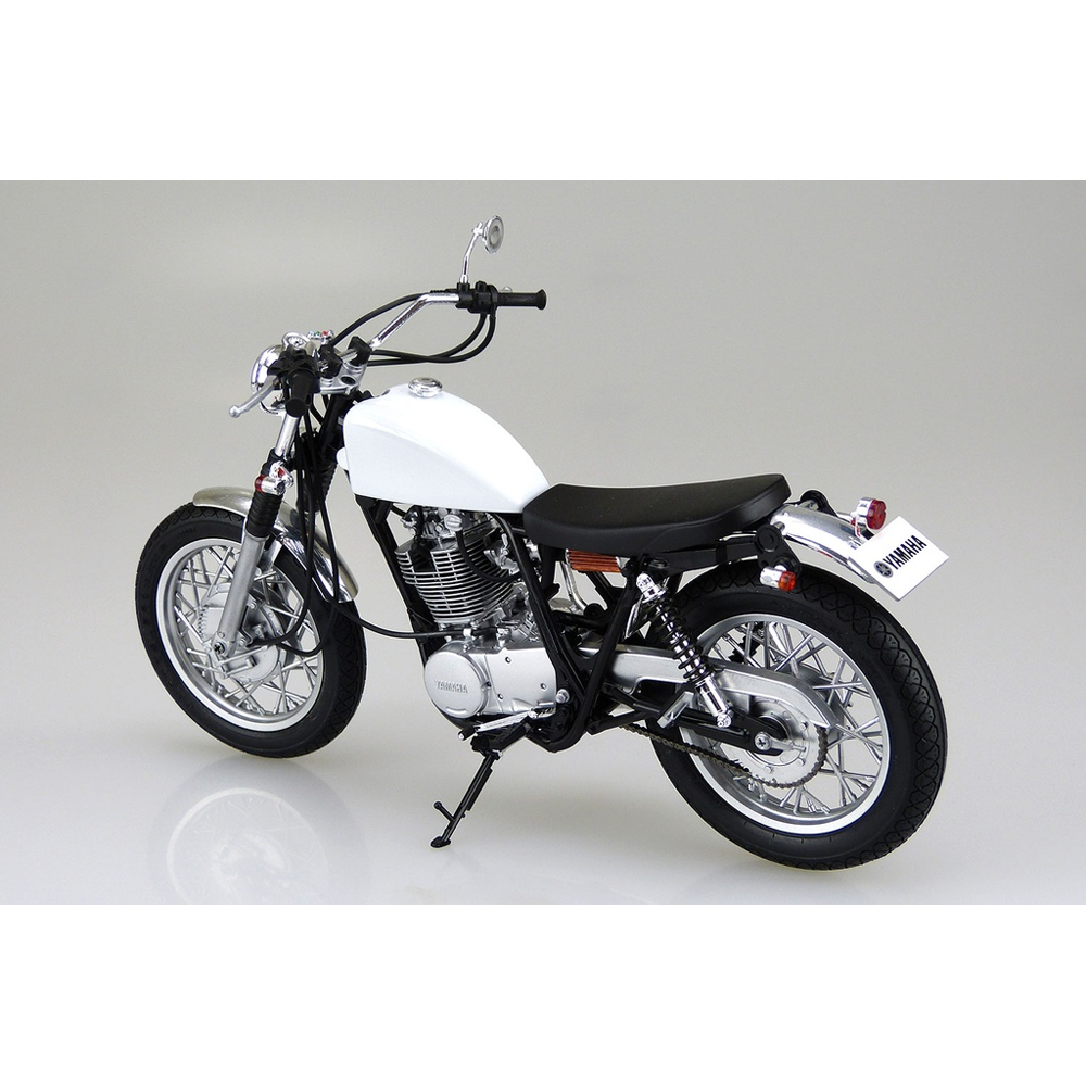 Aoshima: 1/12 Yamaha SR400S With Custom Parts Scale Model Kit #11 (ONLINE ORDER ONLY)