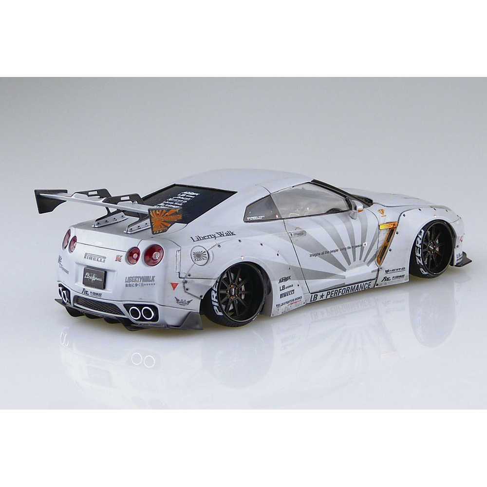 Aoshima: 1/24 LB-Works R35 GT-R Ver. 2 Scale Model Kit #10 (ONLINE ORDER ONLY)