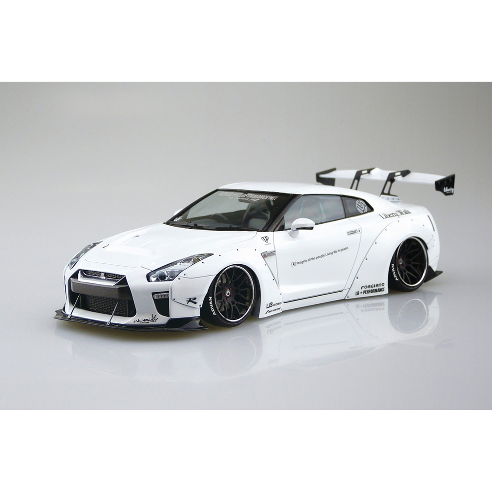 Aoshima: 1/24 LB-Works R35 GT-R Type 1.5 Scale Model Kit #11 (ONLINE ORDER ONLY)