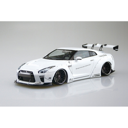 Aoshima: 1/24 LB-Works R35 GT-R Type 1.5 Scale Model Kit #11 (ONLINE ORDER ONLY)