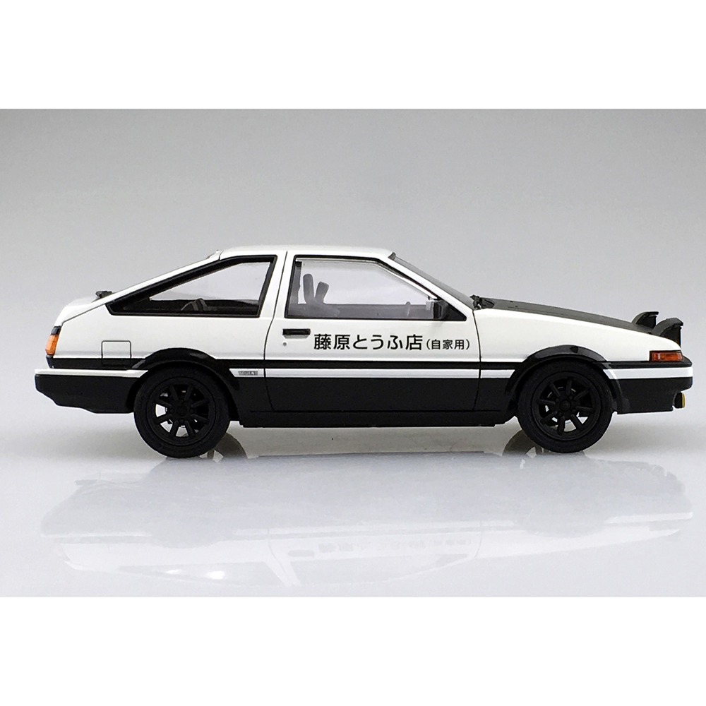 Aoshima: Initial D - Takumi Fujiwara's AE86 Trueno (Project D Ver.) 1/24 Scale Model Kit (ONLINE ORDER ONLY)