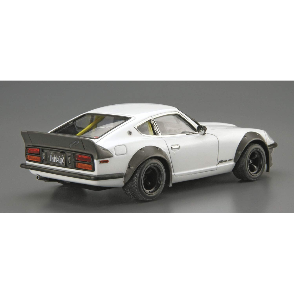 Aoshima: 1/24 NISSAN S30 Fairlady Z AERO CUSTOM Ver. 2 '75 Scale Model Kit #128 (ONLINE ORDER ONLY)