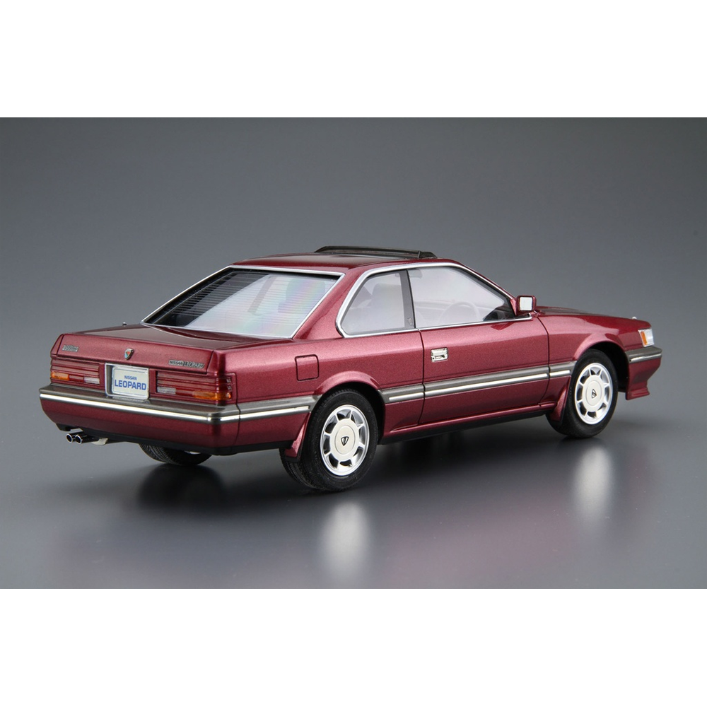 Aoshima: 1/24 Nissan UF31 Leopard 3.0 Ultima '86 Scale Model Kit #61 (ONLINE ORDER ONLY)