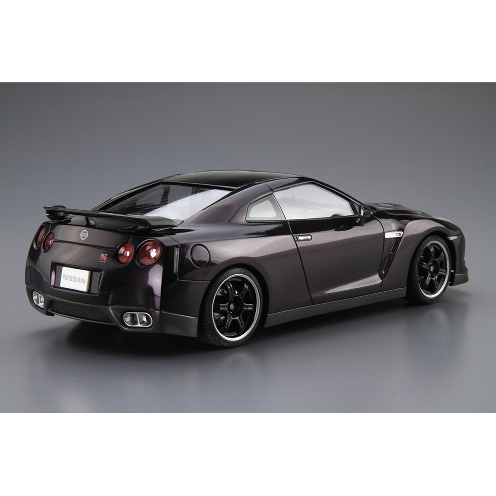 Aoshima: 1/24 NISSAN R35 GT-R Spec-V '09 Scale Model Kit #35 (ONLINE ORDER ONLY)