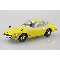 Aoshima: 1/32 The Snap Kit Nissan S30 Fairlady Z (Yellow) Scale Model Kit #13-C (ONLINE ORDER ONLY)