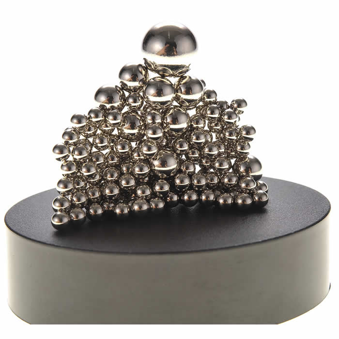 AZITG112 Magnetic Sculpture And Stress Relief Desk Set (ONLINE ORDER ONLY)