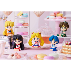Bandai Shokugan: Sailor Moon - Relaxing Mascot (1 Blind Box Figure) (ONLINE ORDER ONLY)