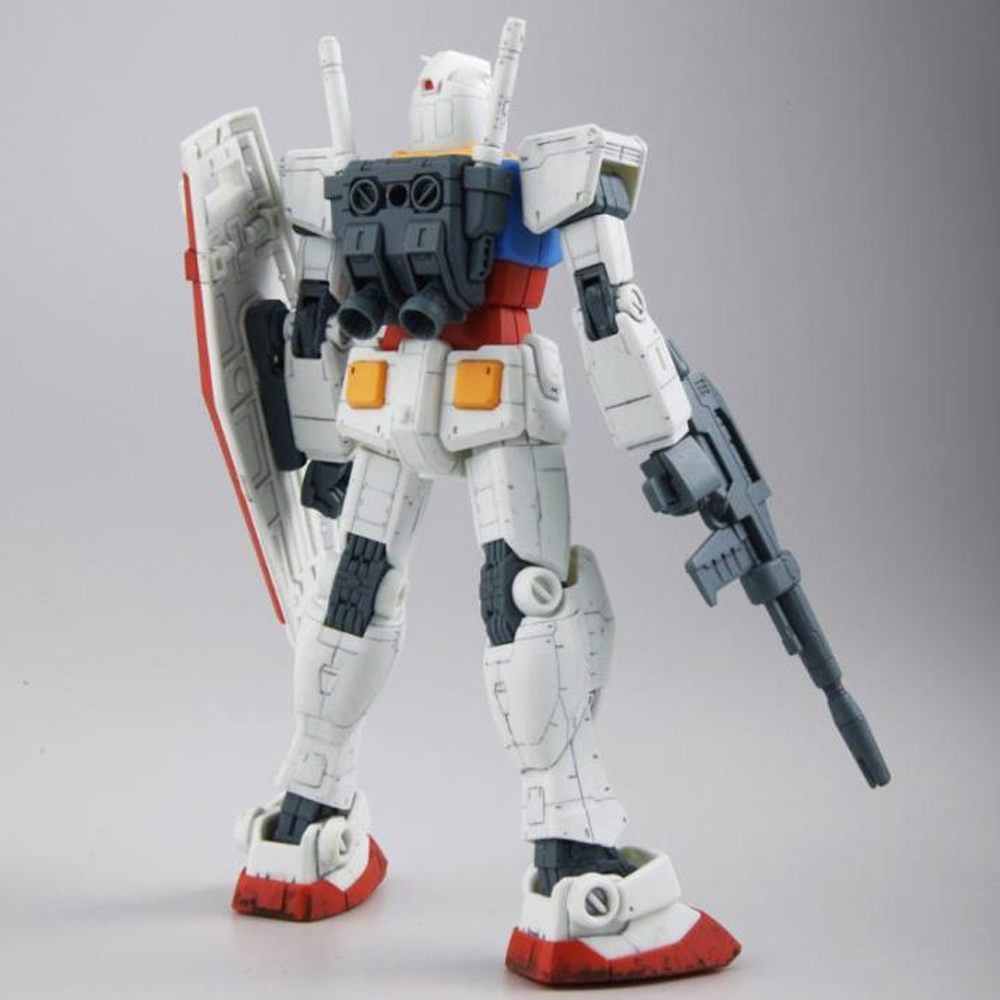 Bandai Spirits: GunPla Starter Set Vol. 2 - HG 1/144 RX-78-2 Gundam (Ver G30th) Model Kit (ONLINE ORDER ONLY)