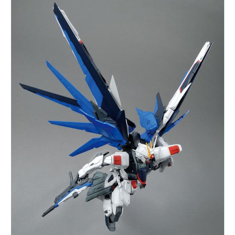 Bandai Spirits: Gundam SEED - Freedom Gundam (Ver. 2.0) MG 1/100 Scale Model Kit (ONLINE ORDER ONLY)