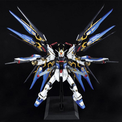Bandai Spirits: Gundam - PG 1/60 ZGMF-X20A Strike Freedom Gundam Model Kit (ONLINE ORDER ONLY)