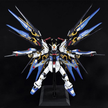 Bandai Spirits: Gundam - PG 1/60 ZGMF-X20A Strike Freedom Gundam Model Kit (ONLINE ORDER ONLY)