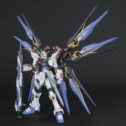 Bandai Spirits: Gundam - PG 1/60 ZGMF-X20A Strike Freedom Gundam Model Kit (ONLINE ORDER ONLY)