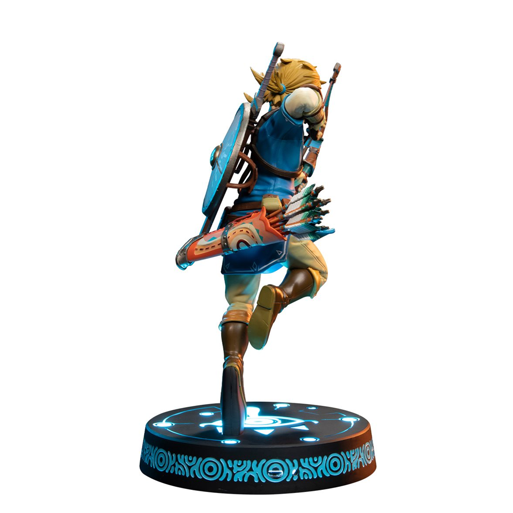 First 4 Figures: The Legend of Zelda: Breath of the Wild - Link Statue (ONLINE ORDER ONLY)